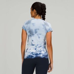 Lululemon Swiftly Tech Short Sleeve Shirt 2.0 Shibori Stripe True Navy Size 10